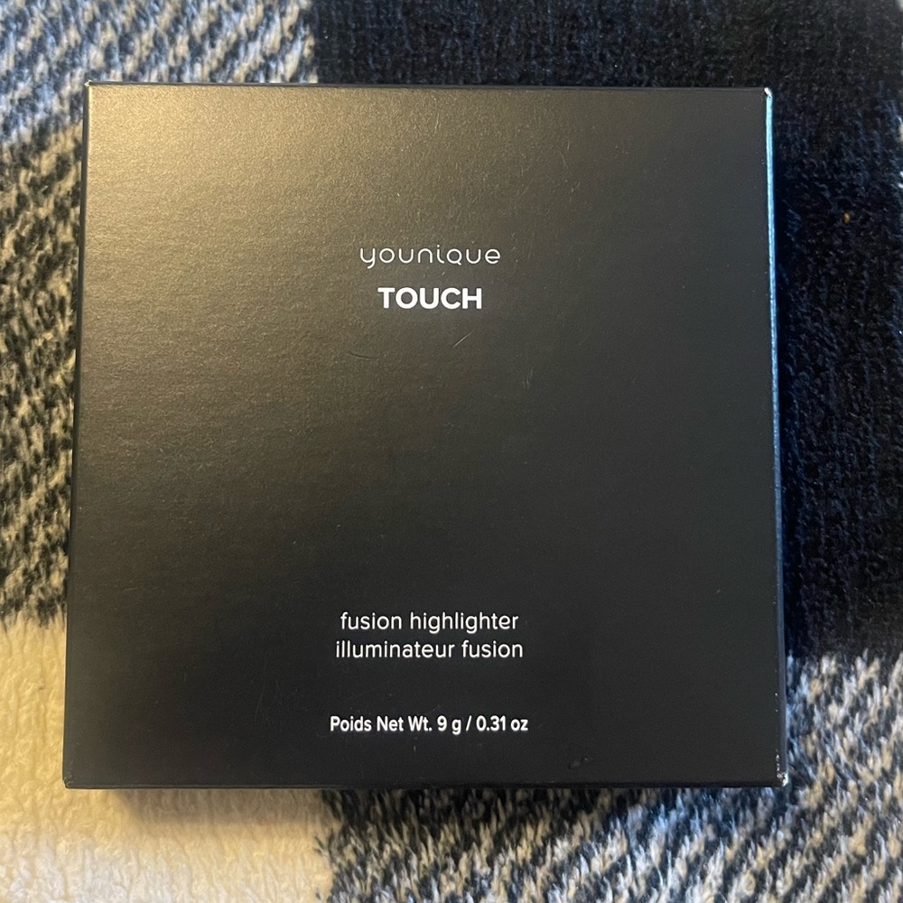Younique Touch Fusion Highlighter